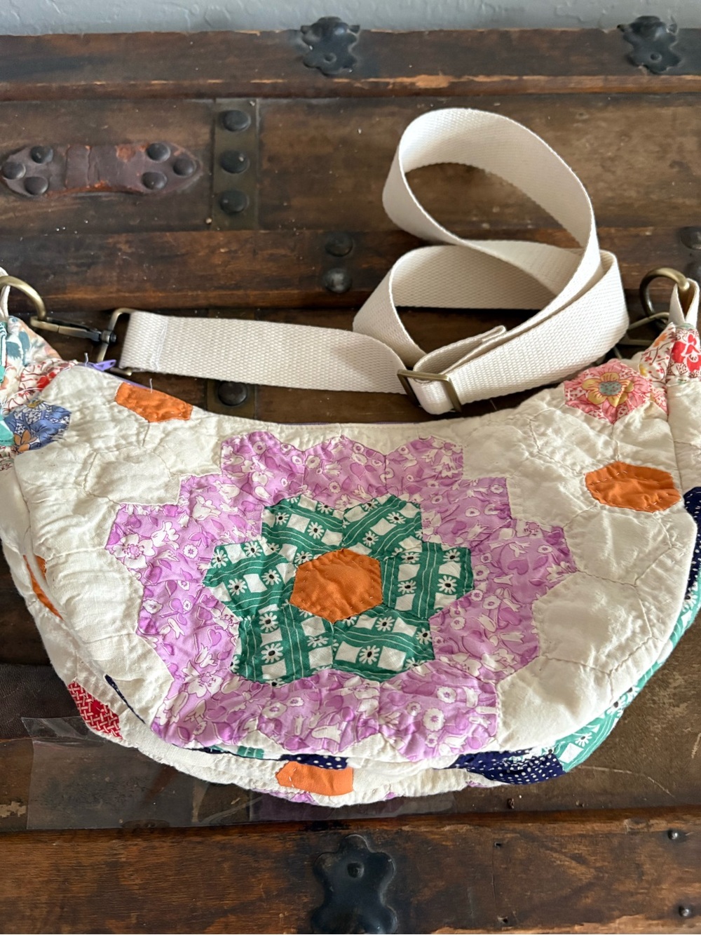 Vintage Handmade Crossbody Grandma pattern, cottage core - Picture 3 of 7